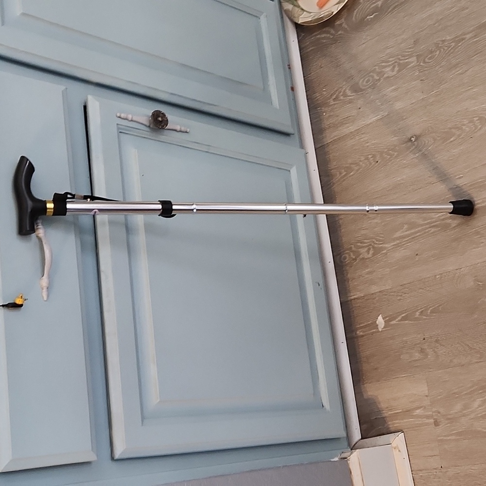 Walking Stick Folding Easily To Storage - image 5